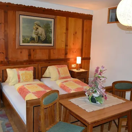 Ferienhaus-toeldererhof بيت للعطل